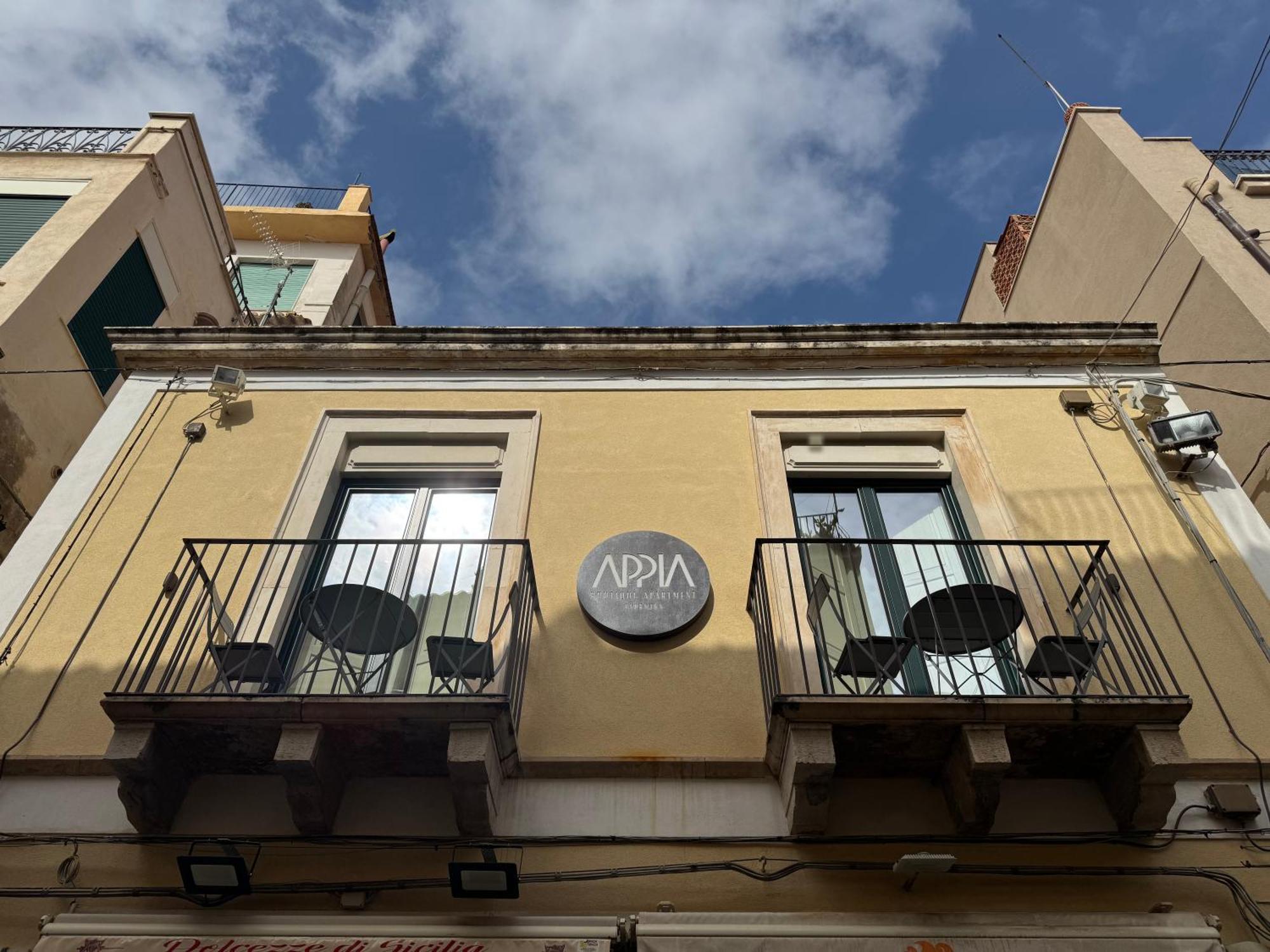 Appia Boutique Apartment Taormina Buitenkant foto