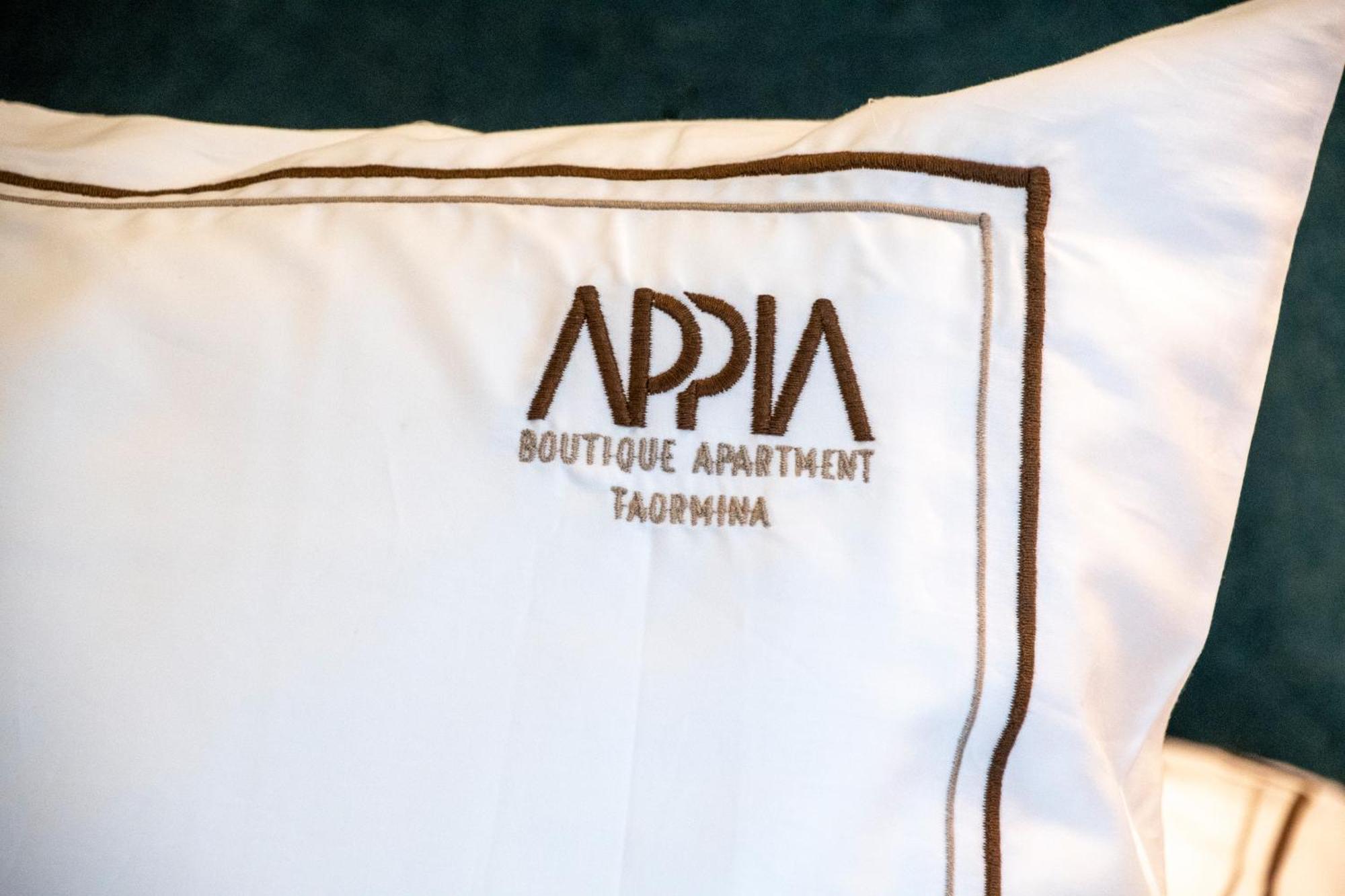 Appia Boutique Apartment Taormina Buitenkant foto